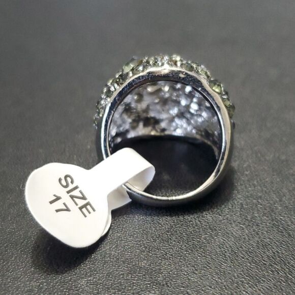 Silver tone rhinestone ring size 6 - Picture 6 of 8